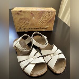 Salt Water Sandals Classic White Blue ALMOST NEW WITH BOX Women’s 6